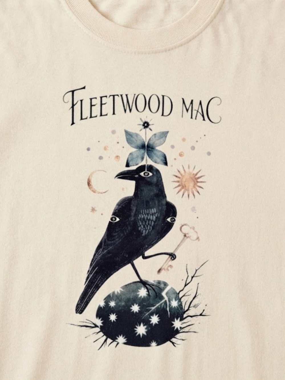Fleetwood Mac Mystic Raven Celestial Cream Gildan T-Shirt - Picture 2 of 3